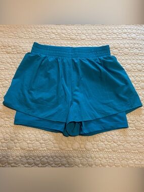 Mountain Hardwear Women’s Teal Layered Athletic Shorts